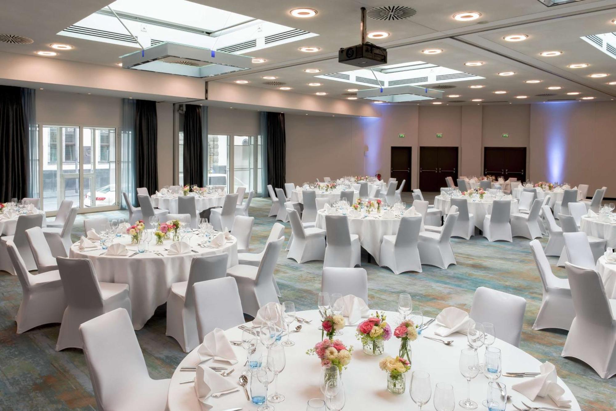 Hilton Cologne Hotel Exterior photo