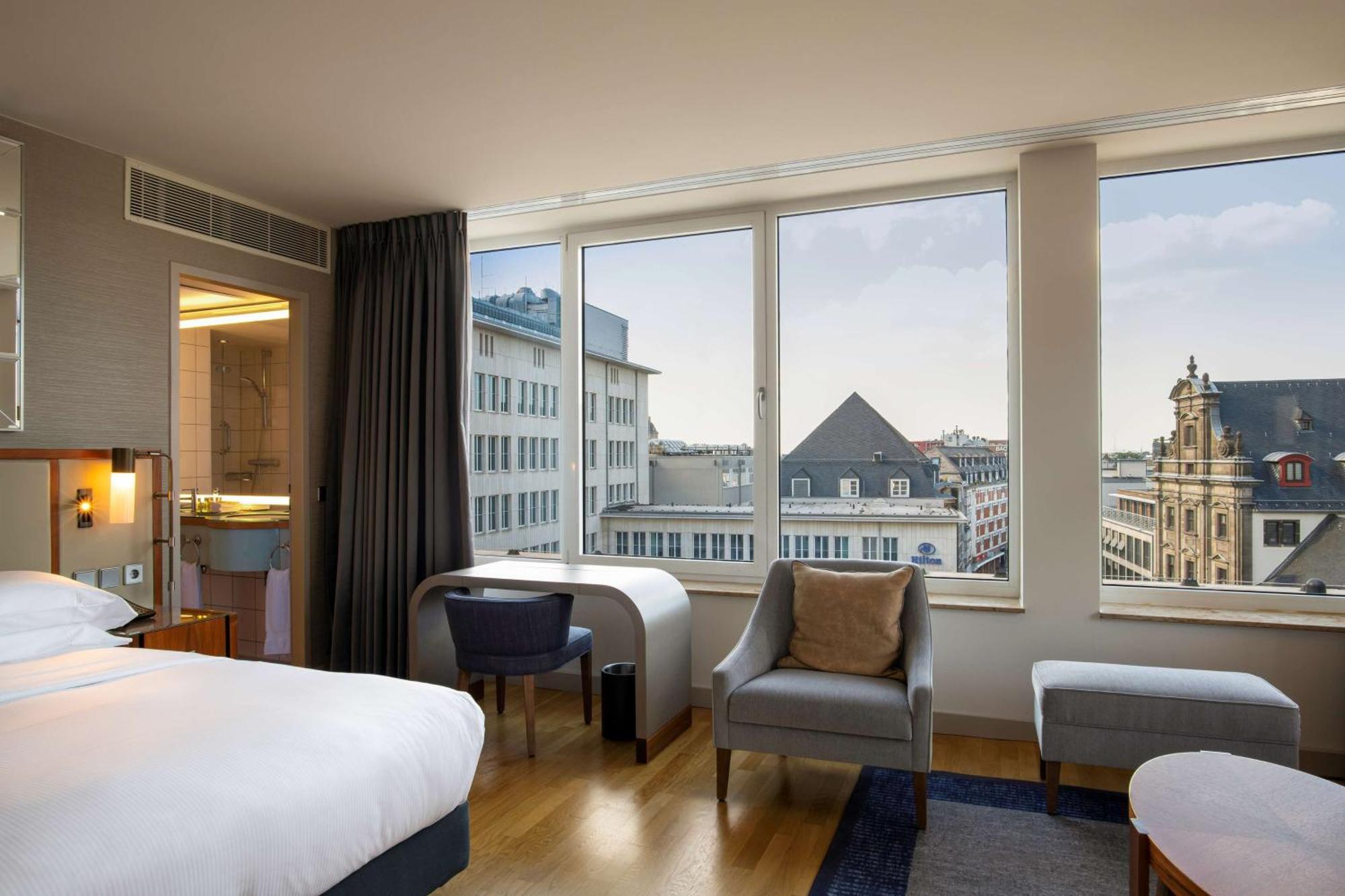 Hilton Cologne Hotel Exterior photo