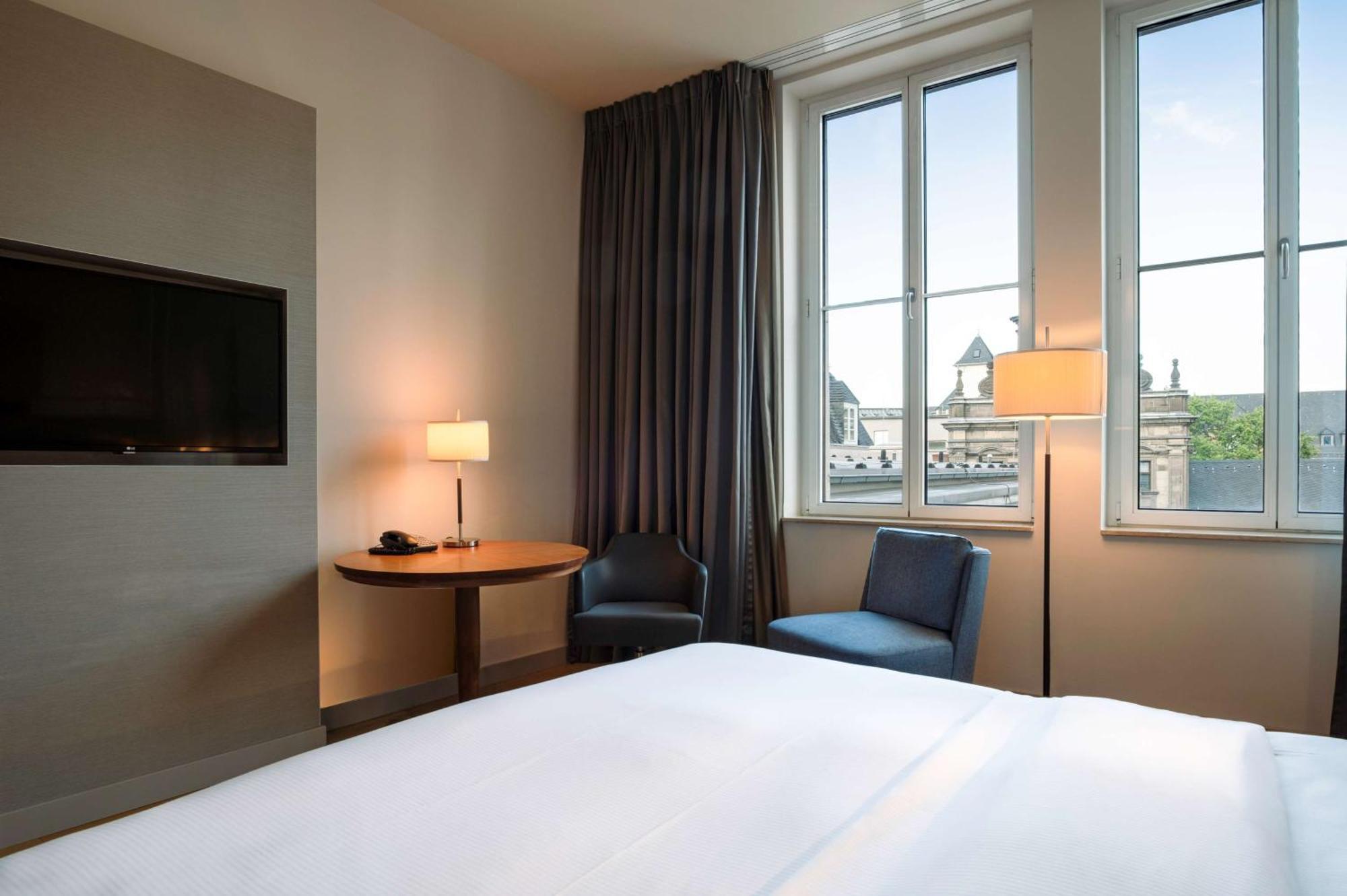 Hilton Cologne Hotel Exterior photo