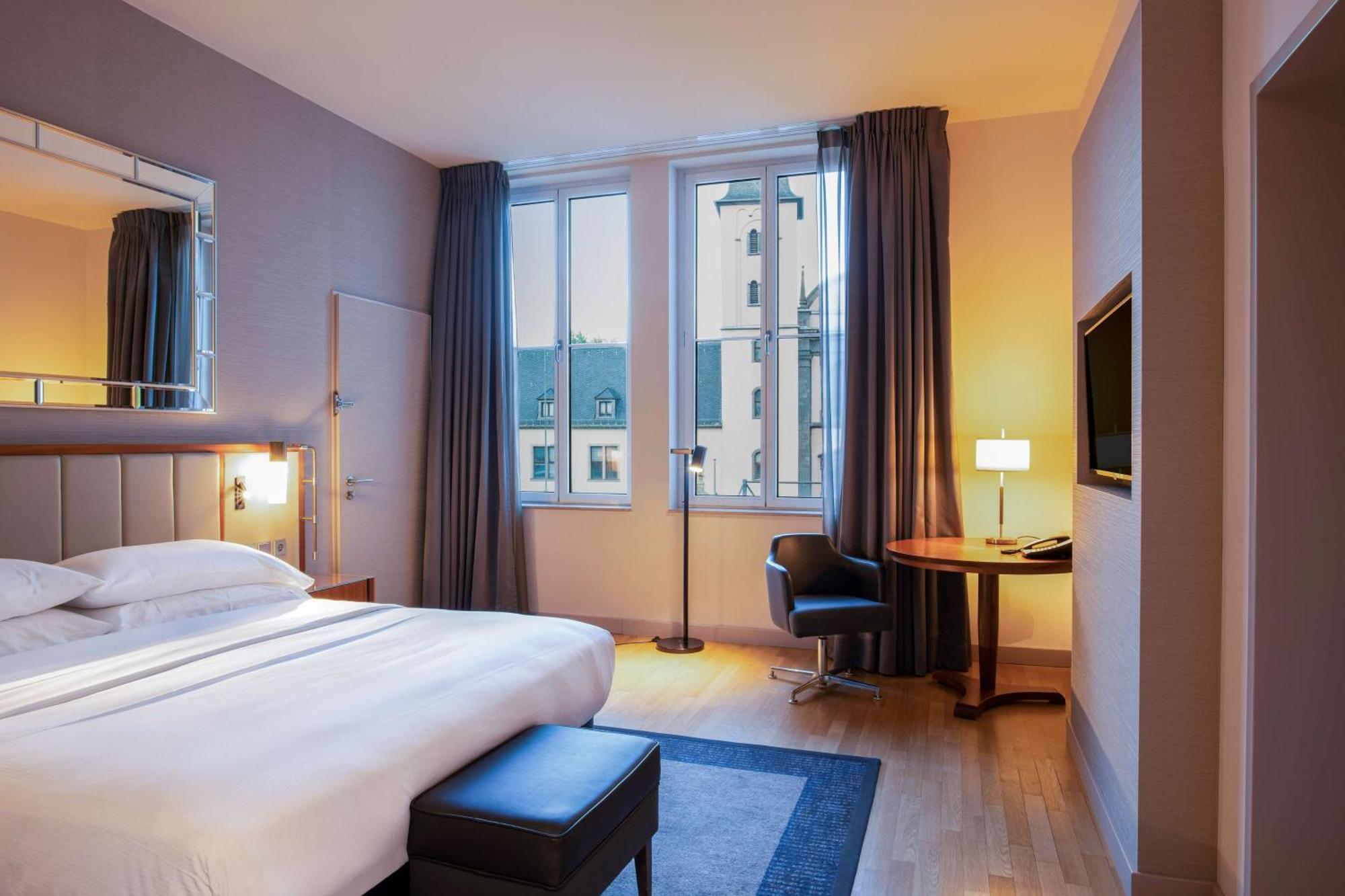 Hilton Cologne Hotel Exterior photo