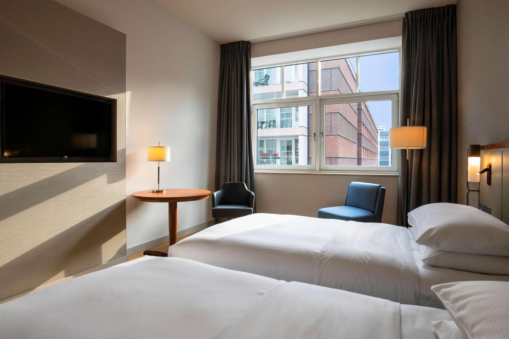 Hilton Cologne Hotel Exterior photo