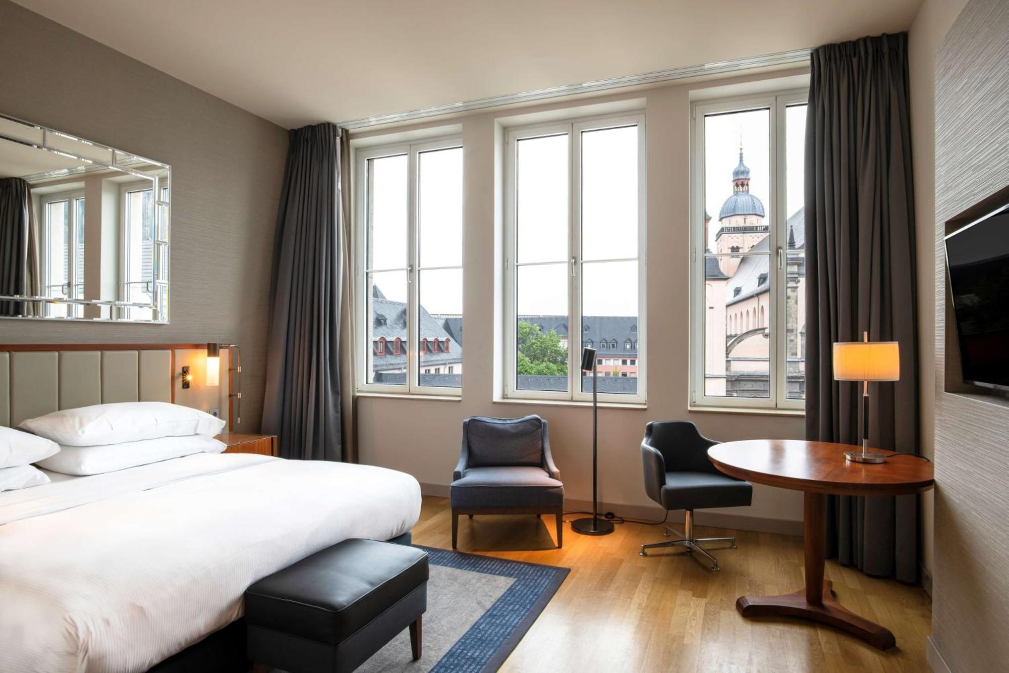 Hilton Cologne Hotel Exterior photo